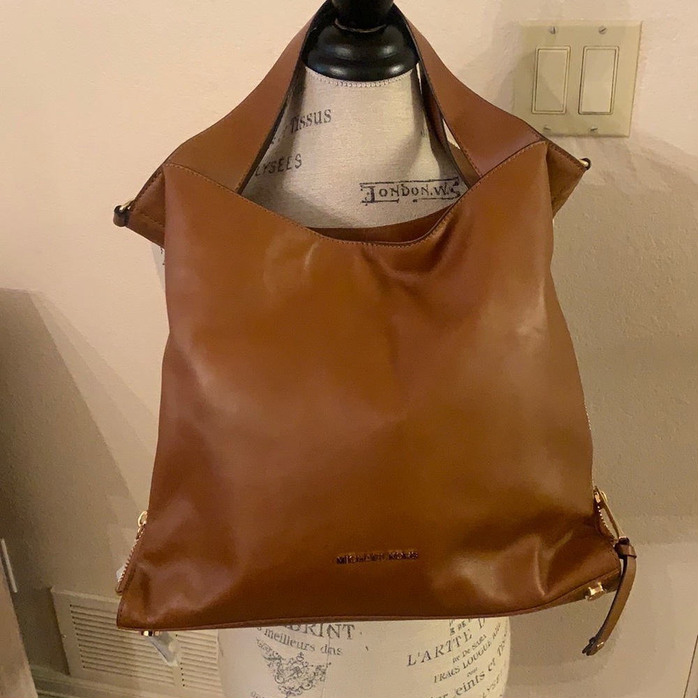 Michael Korea leather tote NWT